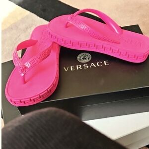 Versace Medusa Flip Flops Womens 6 New In Box